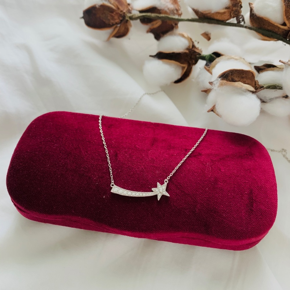 New! Swarovski shooting star necklace